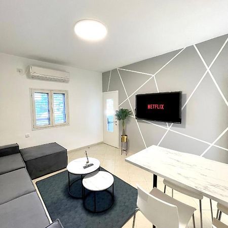 Rambam Beach Apartment Haifa Buitenkant foto