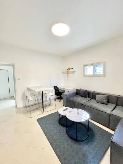 Rambam Beach Apartment Haifa Buitenkant foto
