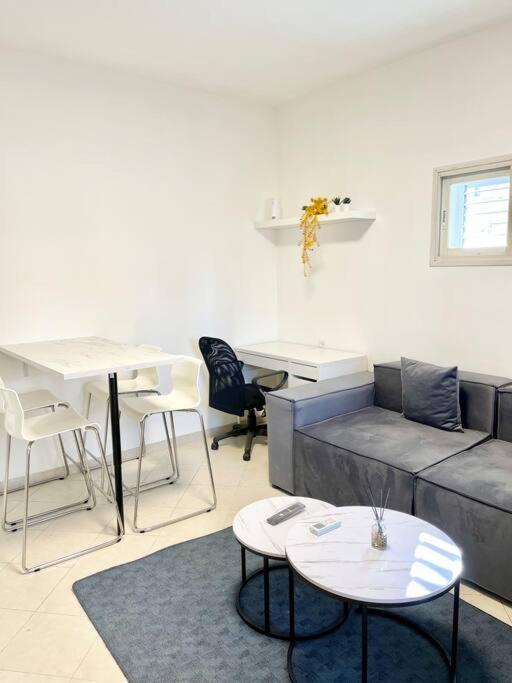 Rambam Beach Apartment Haifa Buitenkant foto