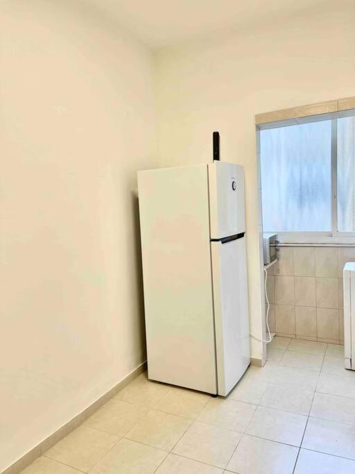 Rambam Beach Apartment Haifa Buitenkant foto