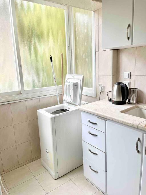 Rambam Beach Apartment Haifa Buitenkant foto