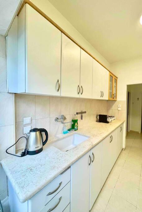Rambam Beach Apartment Haifa Buitenkant foto